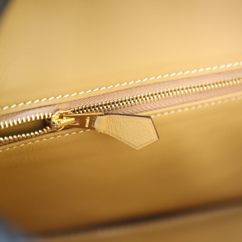 4B Biscuit and nata swift birkin 25cm with gold hardware