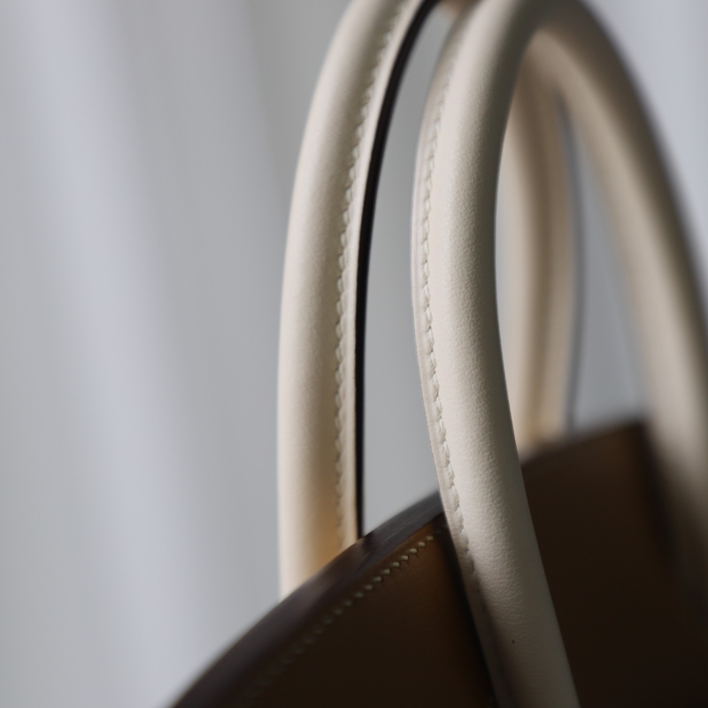 4B Biscuit and nata swift birkin 25cm with gold hardware