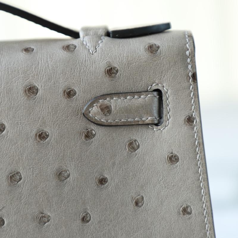 M8 Gris AsphaIte ostrich kelly pochette with Phw