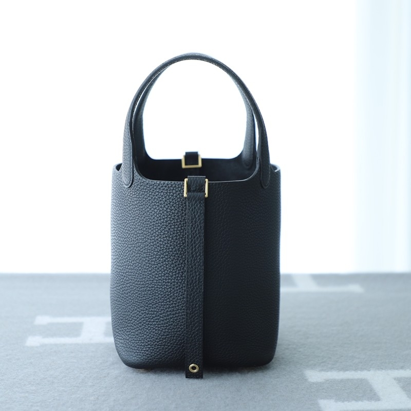 CK89 Noir Clemence Picotin Lock 18 With Ghw
