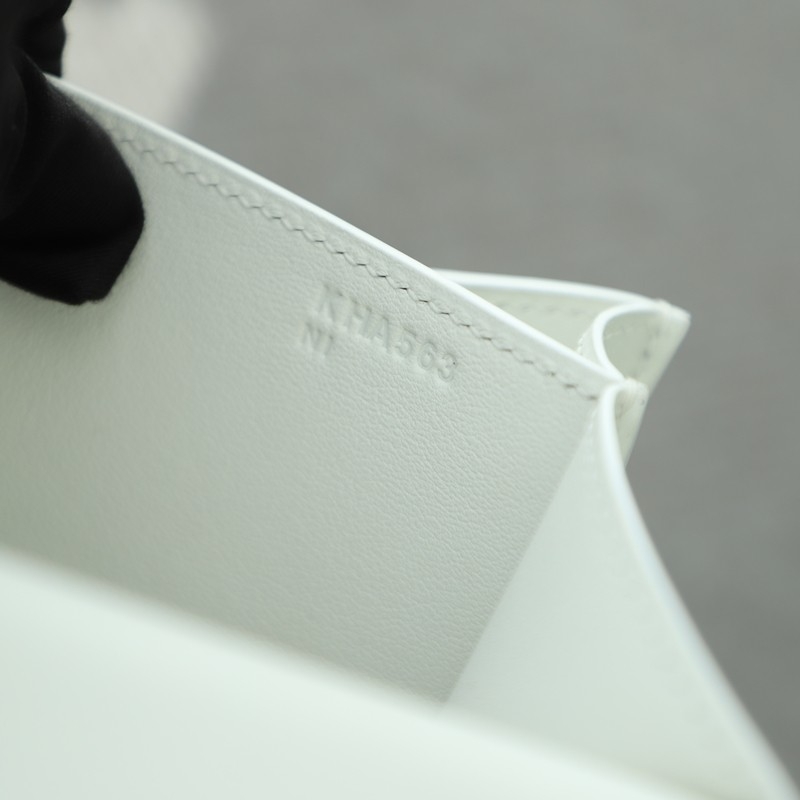 01 Blanc Swift constance 18cm with Ghw