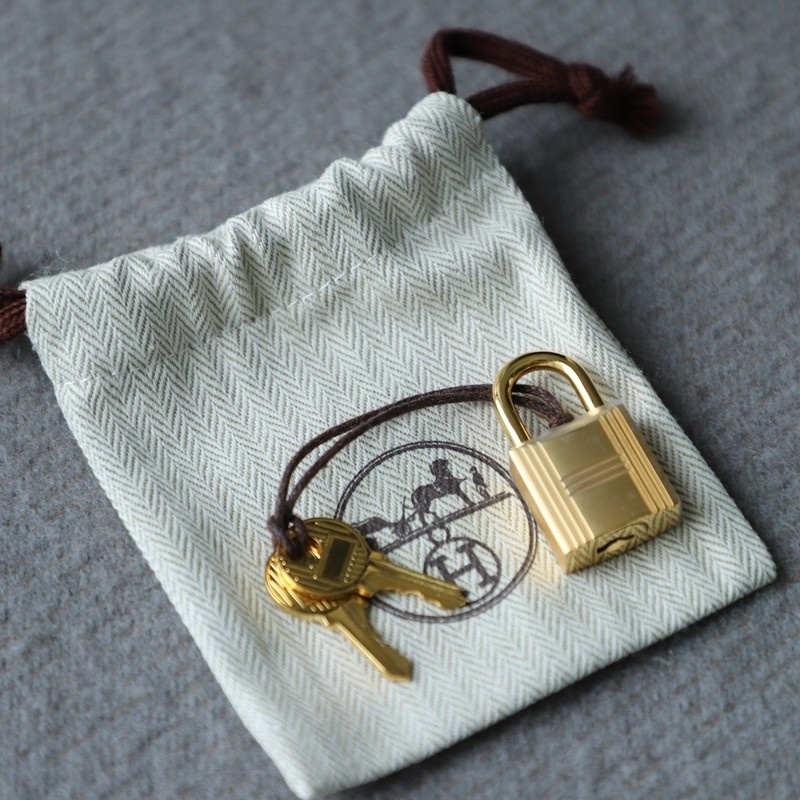 v6 Canoppe  Clemence Picotin Lock 18 With GHW