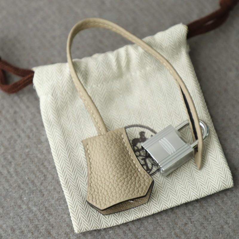 81 Gris TourtereIIe Togo Birkin 30 With PHW