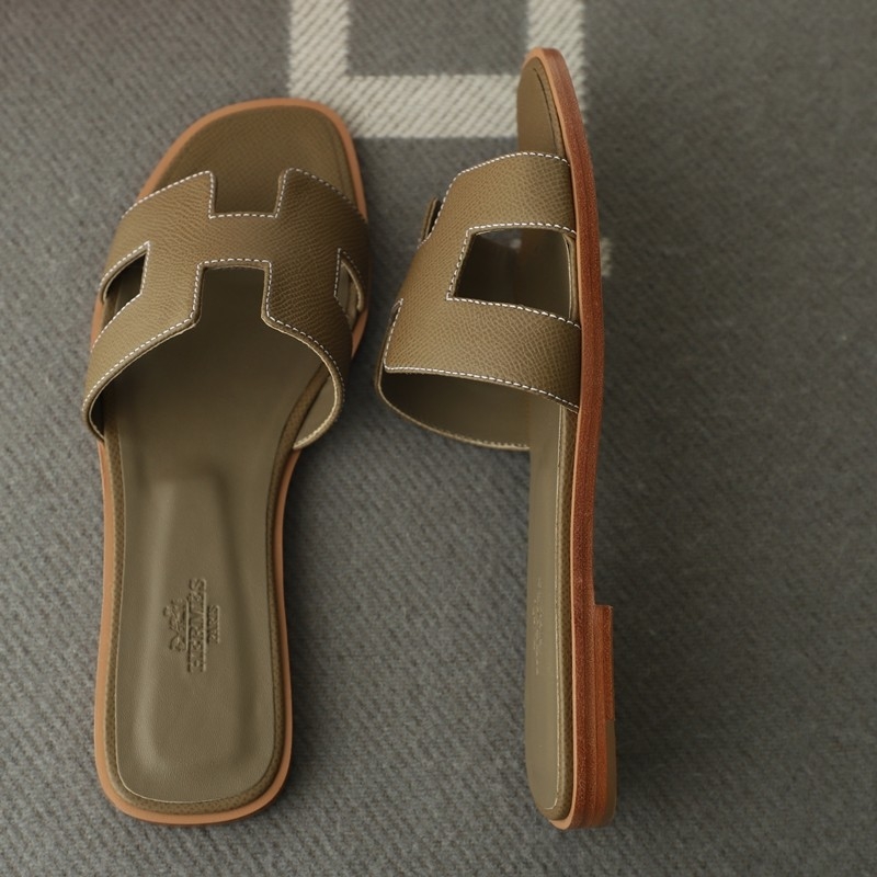 etoupe epsom sandal
