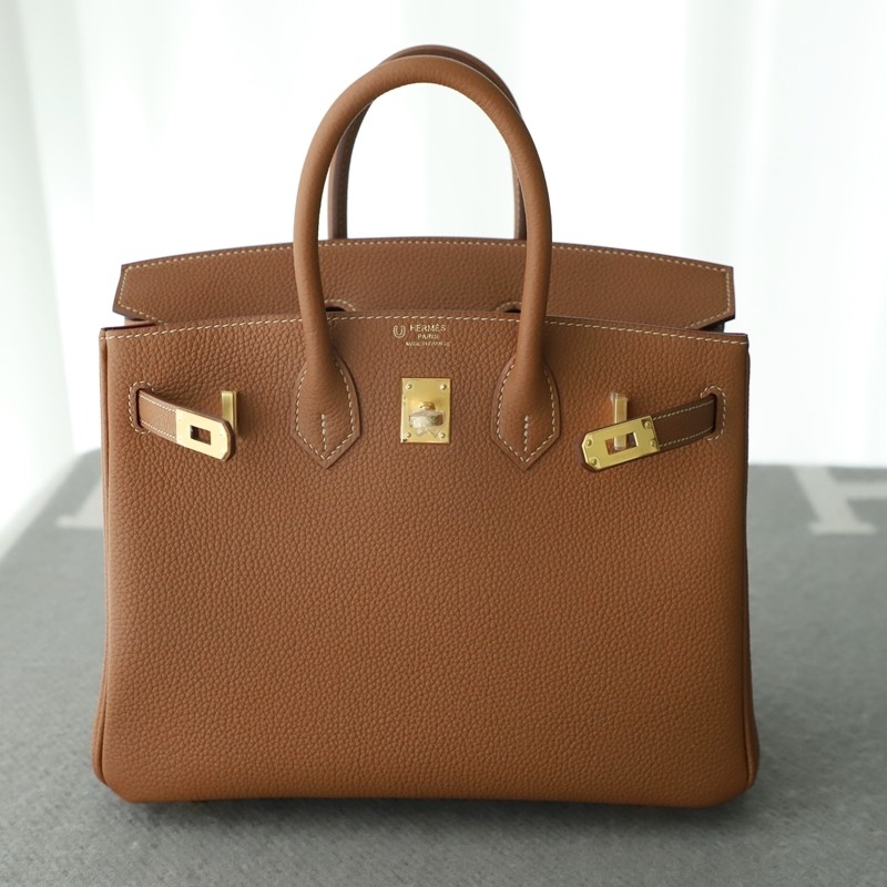 C37 GOLD & Q5 rouge casaque togo birkin 25 with ghw