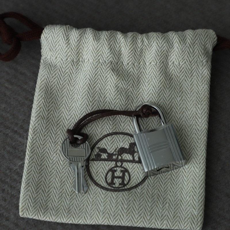 46 Ebene Clemence Picotin lock 18 with PHW