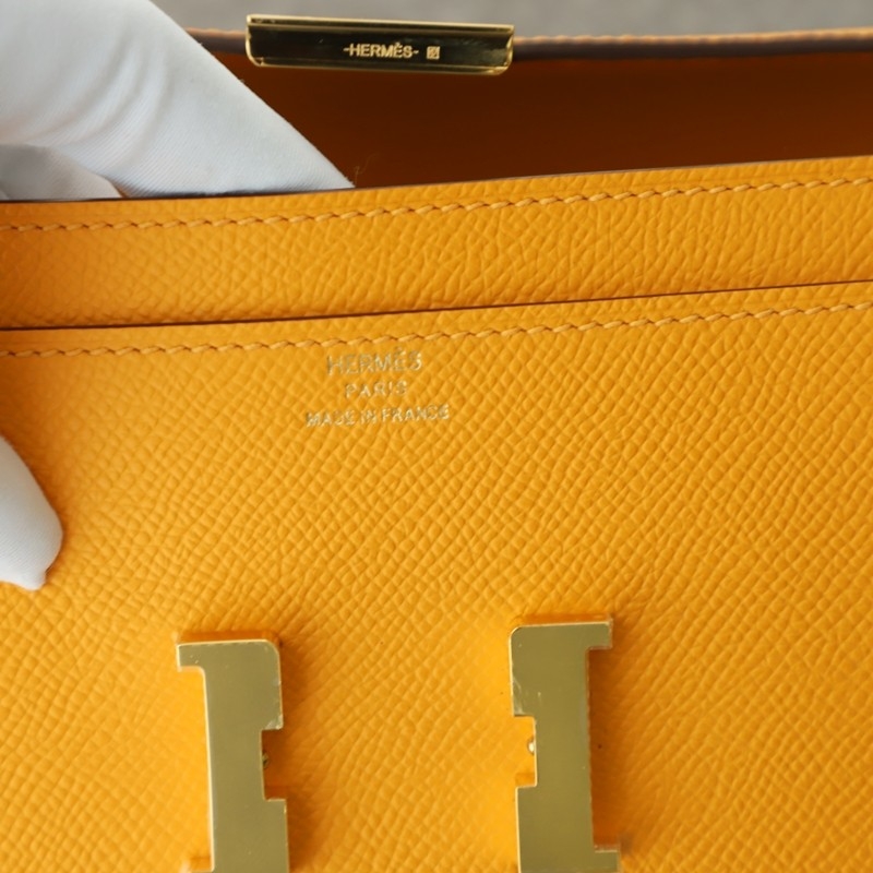 9V Jaune D or Epsom Constance Wallet With Ghw