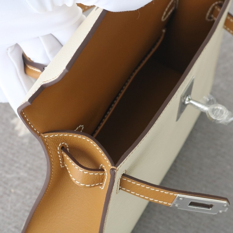C10 Craie and 4B Biscuit cherve kelly mini II with phw