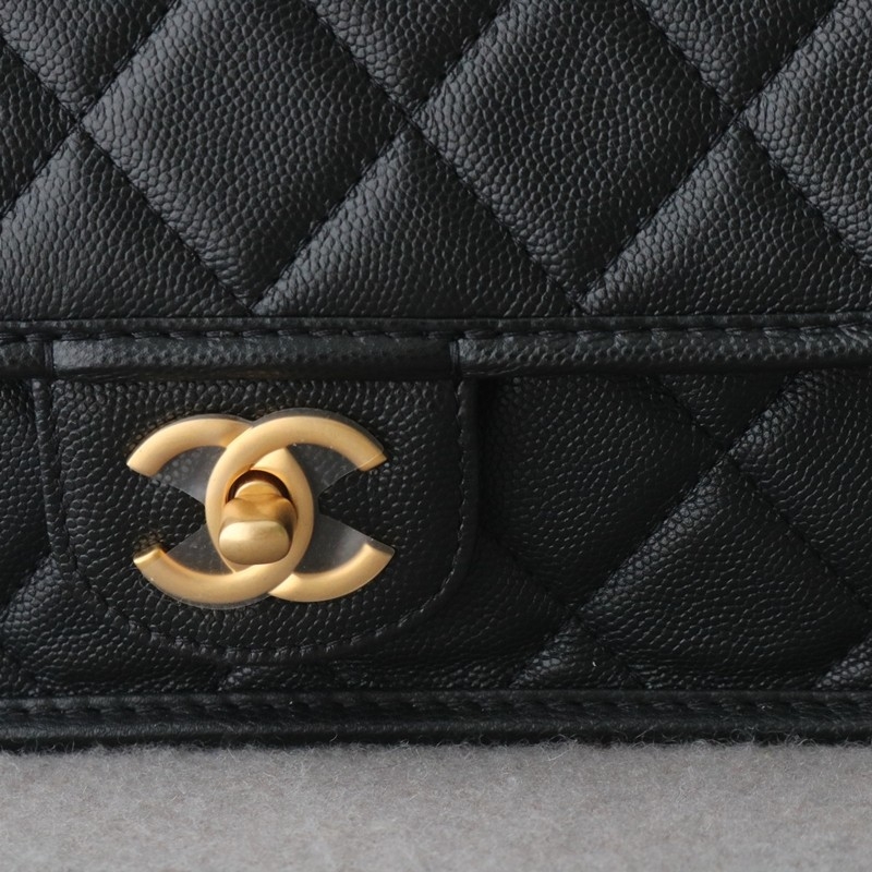 Chanel 25B backpack Black grained shiny calfskin & gold-tone metal Size:19.5*22*7cm
