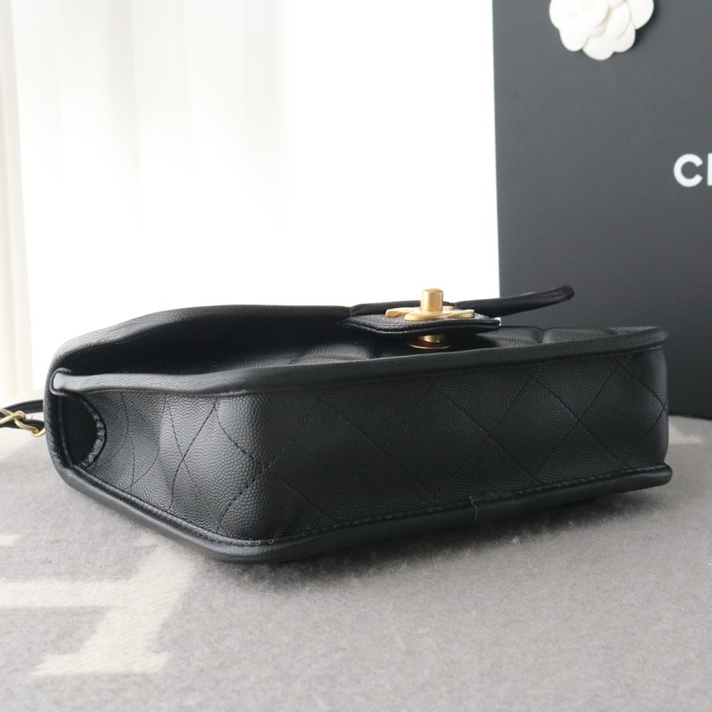Chanel 25B backpack Black grained shiny calfskin & gold-tone metal Size:19.5*22*7cm