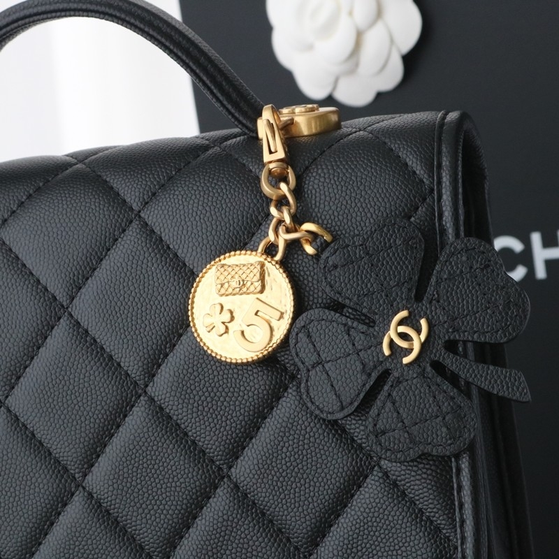 Chanel 25B backpack Black grained shiny calfskin & gold-tone metal Size:19.5*22*7cm