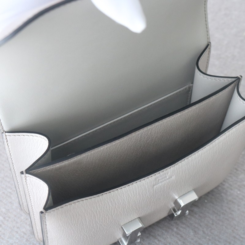 Constance 18 Metallic Olympic Silver cherve Leather PHW