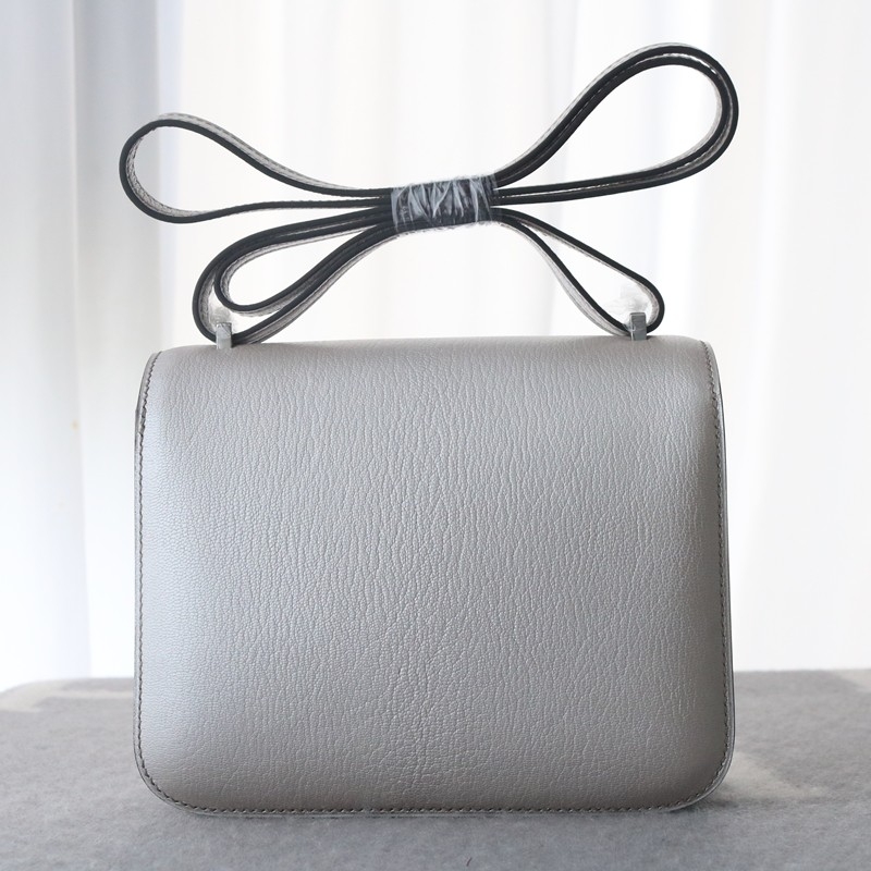 Constance 18 Metallic Olympic Silver cherve Leather PHW
