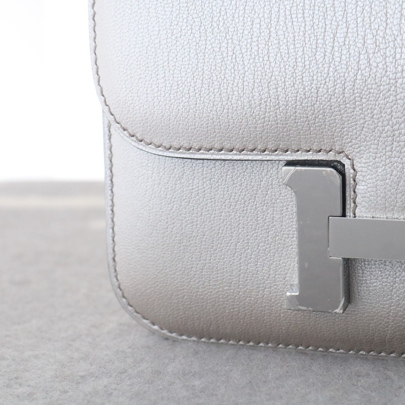 Constance 18 Metallic Olympic Silver cherve Leather PHW