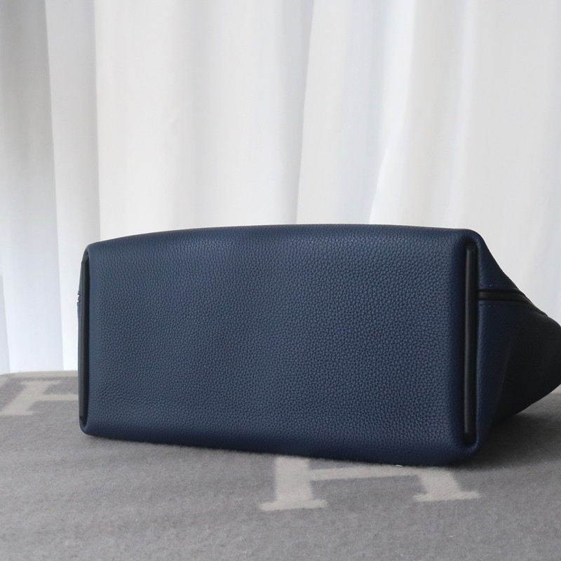 blue sapphire Clemence and black ostich kelly 24/24 with phw