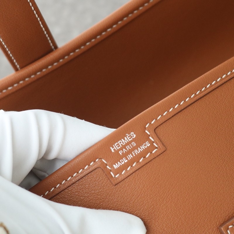 Jige Elan 29 Clutch in Swift Gold