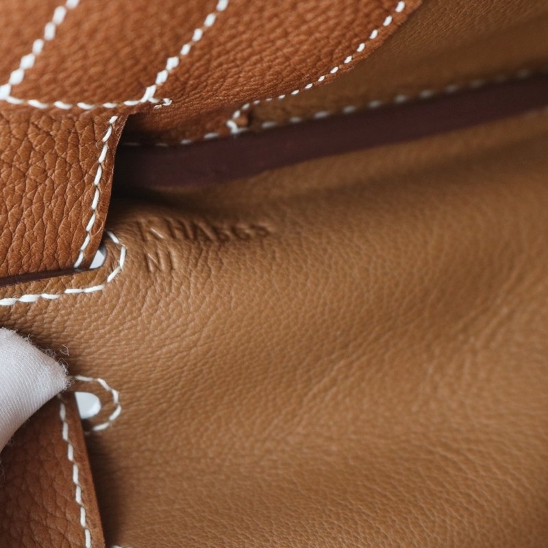 C37 GOLD Kelly Messenger Barenia With Phw