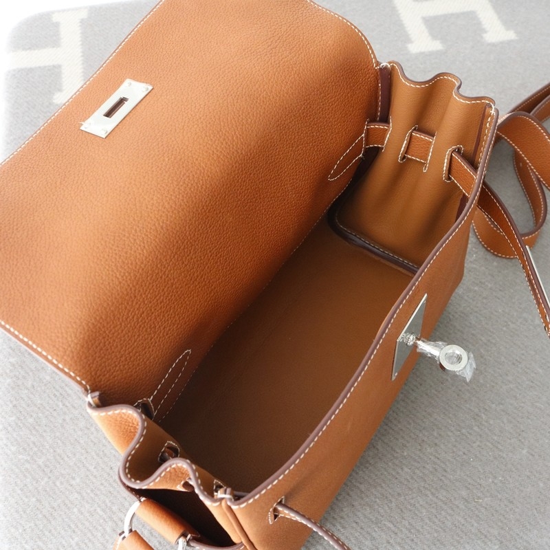 C37 GOLD Kelly Messenger Barenia With Phw