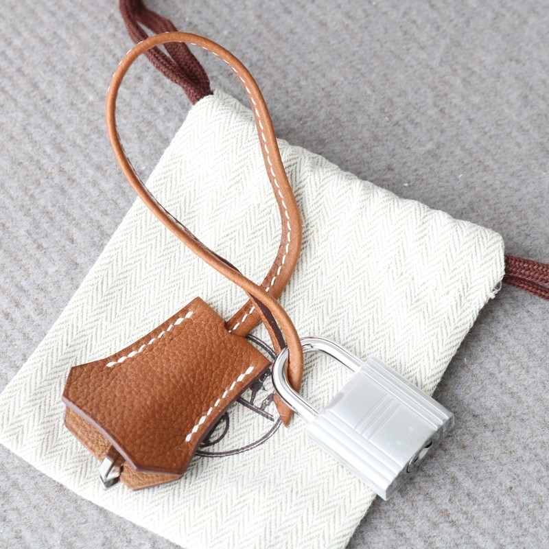 C37 GOLD Kelly Messenger Barenia With Phw