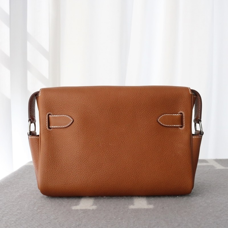 C37 GOLD Kelly Messenger Barenia With Phw