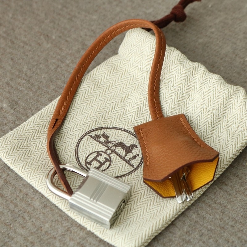 Hermes Birkin Officier 30 Gold/ Jaune ambre Togo leather/ Swift leather Silver hardware