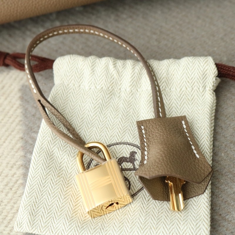 Hermes Shoulder Birkin Light 29 in Etoupe evercolor with gold hardware