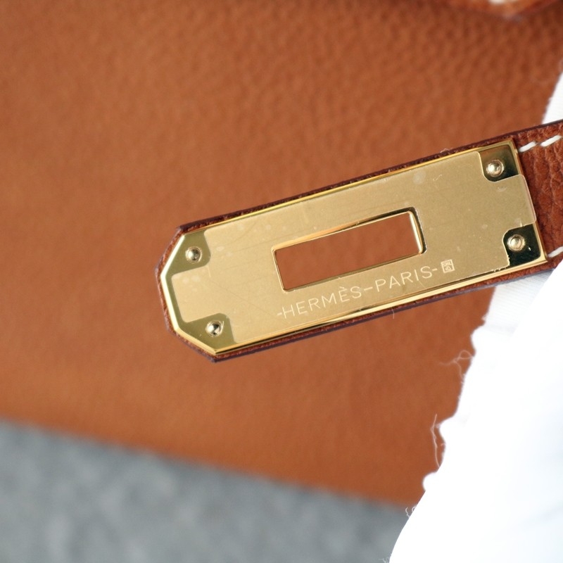 Hermes Shoulder Birkin Light 29 in gold faubourg barenia with gold hardware