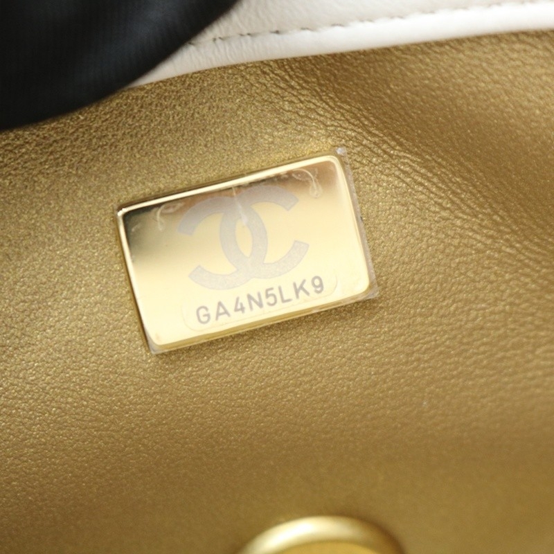 Chanel mini 20cm white Lambskin Gold Hardware size:20✖12✖6cm