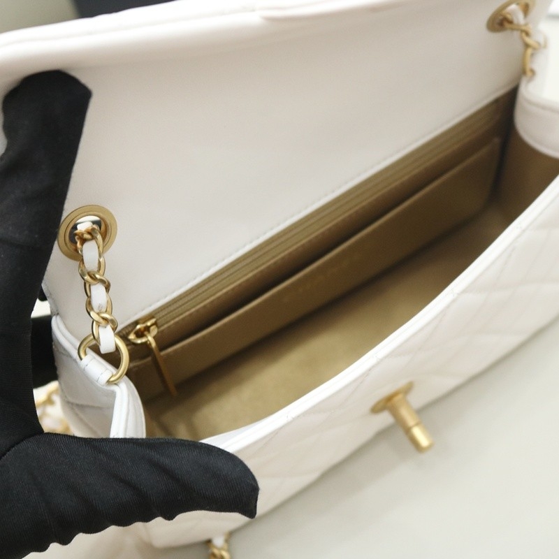 Chanel mini 20cm white Lambskin Gold Hardware size:20✖12✖6cm