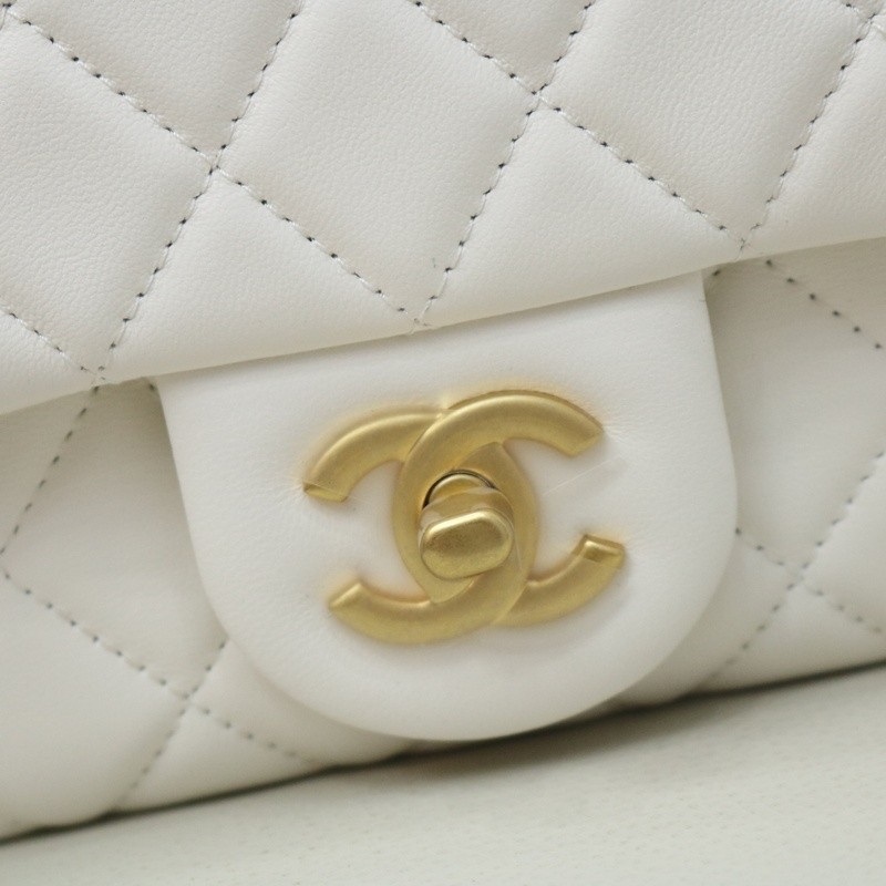 Chanel mini 20cm white Lambskin Gold Hardware size:20✖12✖6cm