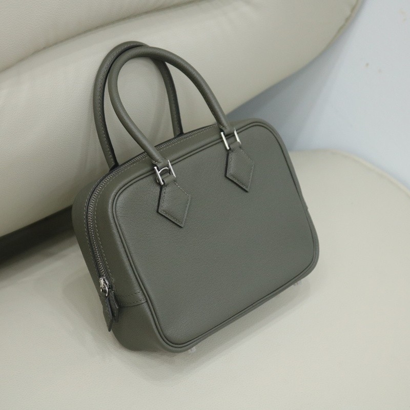 C6 Vert de Gris cherve plume 20 with phw