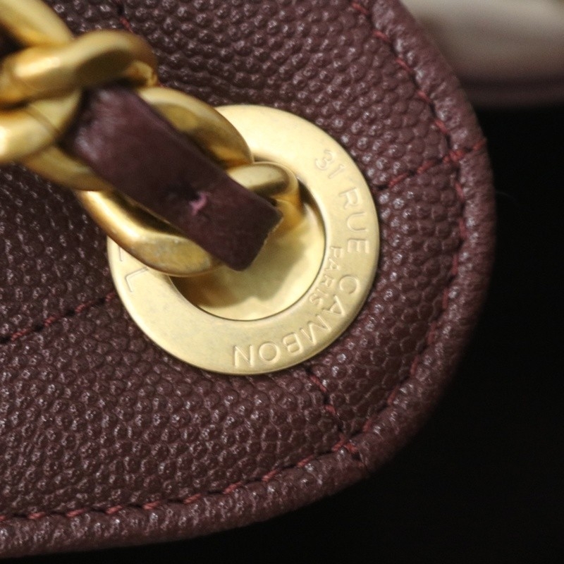 Chanel 25 small handbag, Grained calfskin & gold-tone metal, Bordeaux — Fashion | CHANEL