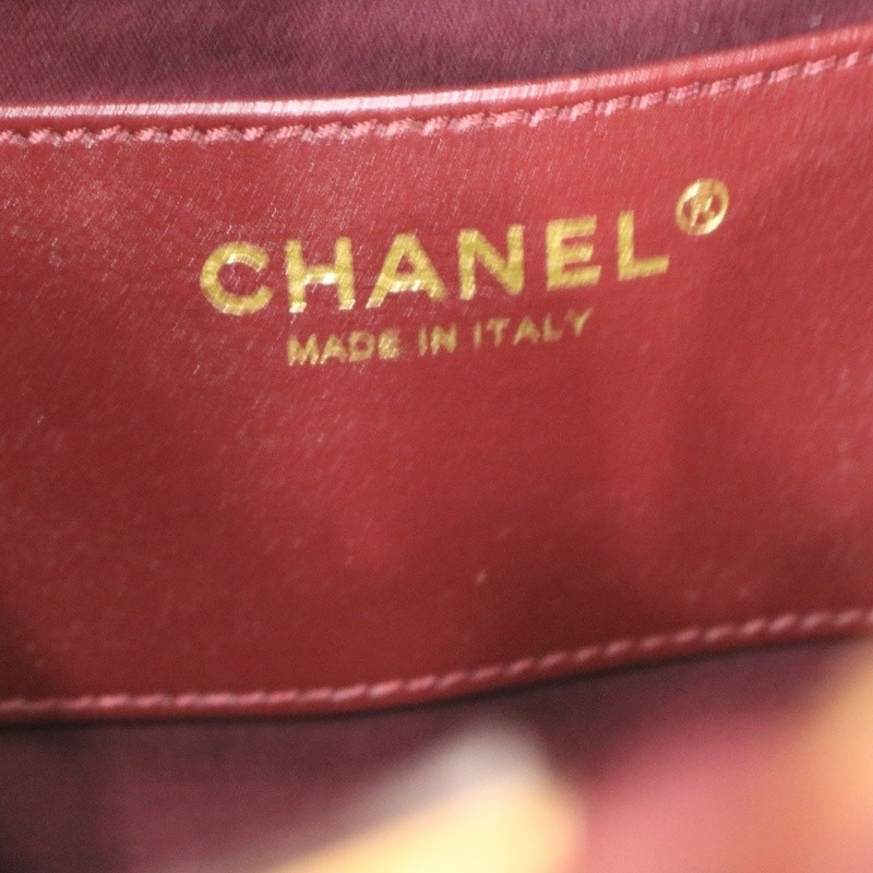 Chanel 25 small handbag, Grained calfskin & gold-tone metal, Bordeaux — Fashion | CHANEL